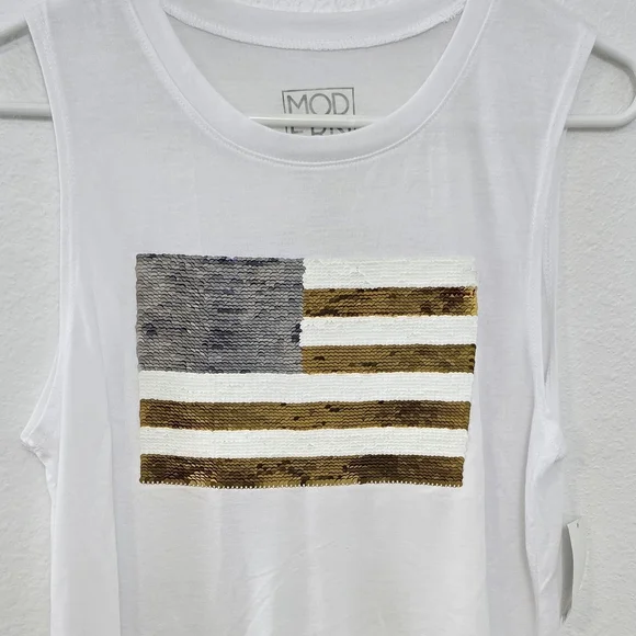 NWT Modern Lux "American Flag" Changing Sequins Top Size Medium - Picture 2 of 6